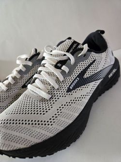 Brooks Revel Women's Size 9B Shoes