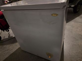 Deep freezer