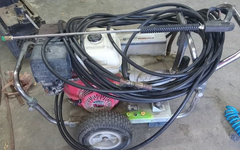 Simpson Contractor 3000 Pressure Washer
