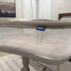 Halo Bassinet, Gently Used, Good As New