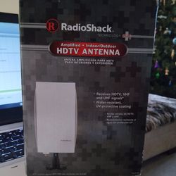 RADIO SHACK POWERED INDOOR OUTDOOR HDTV ANTENNA 