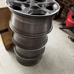 4 Jeep Gladiator OEM rims 17x17.5 