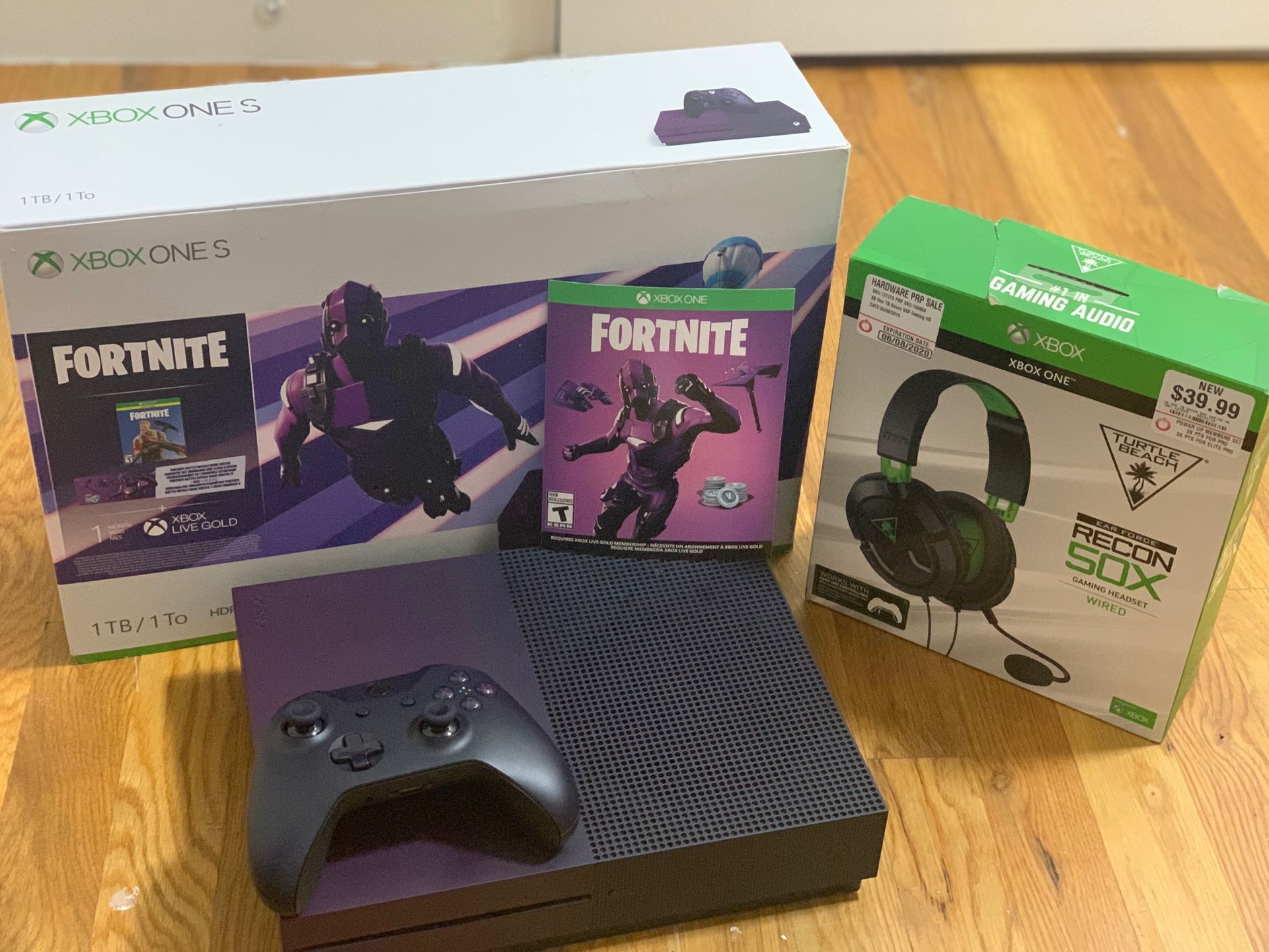 Fortnite Limited edition 1TB Xbox with brand new turtle beach headset and code for limited edition Fortnite player with battle axe and 2,000 VC points