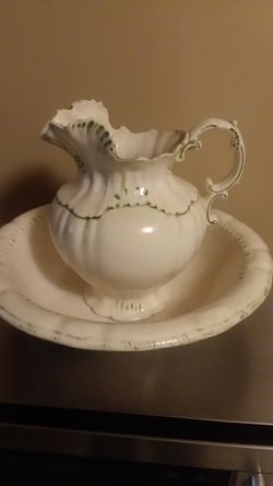 Large bowl and pitcher all ceramic very nice piece