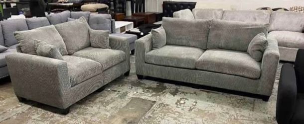 New corduroy couch and live seat set / free delivery