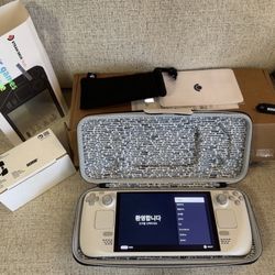 White Steam Deck OLED 1TB Limited Edition + Satisfye StylthGrip Case – Flawless