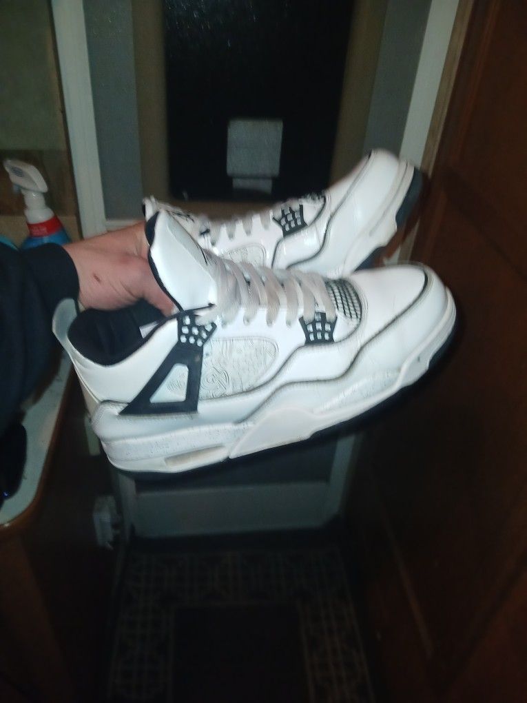 Jordan 4*,