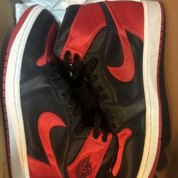 Jordan 1 satin bred. Size (12W/10.5M). Preowned in good condition. Comes with Og all. $50 bucks. Steal!! Tap in!!