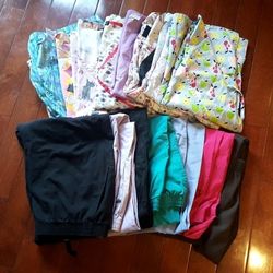 8 Nice And Clean Medical/health care Scrubs, Large