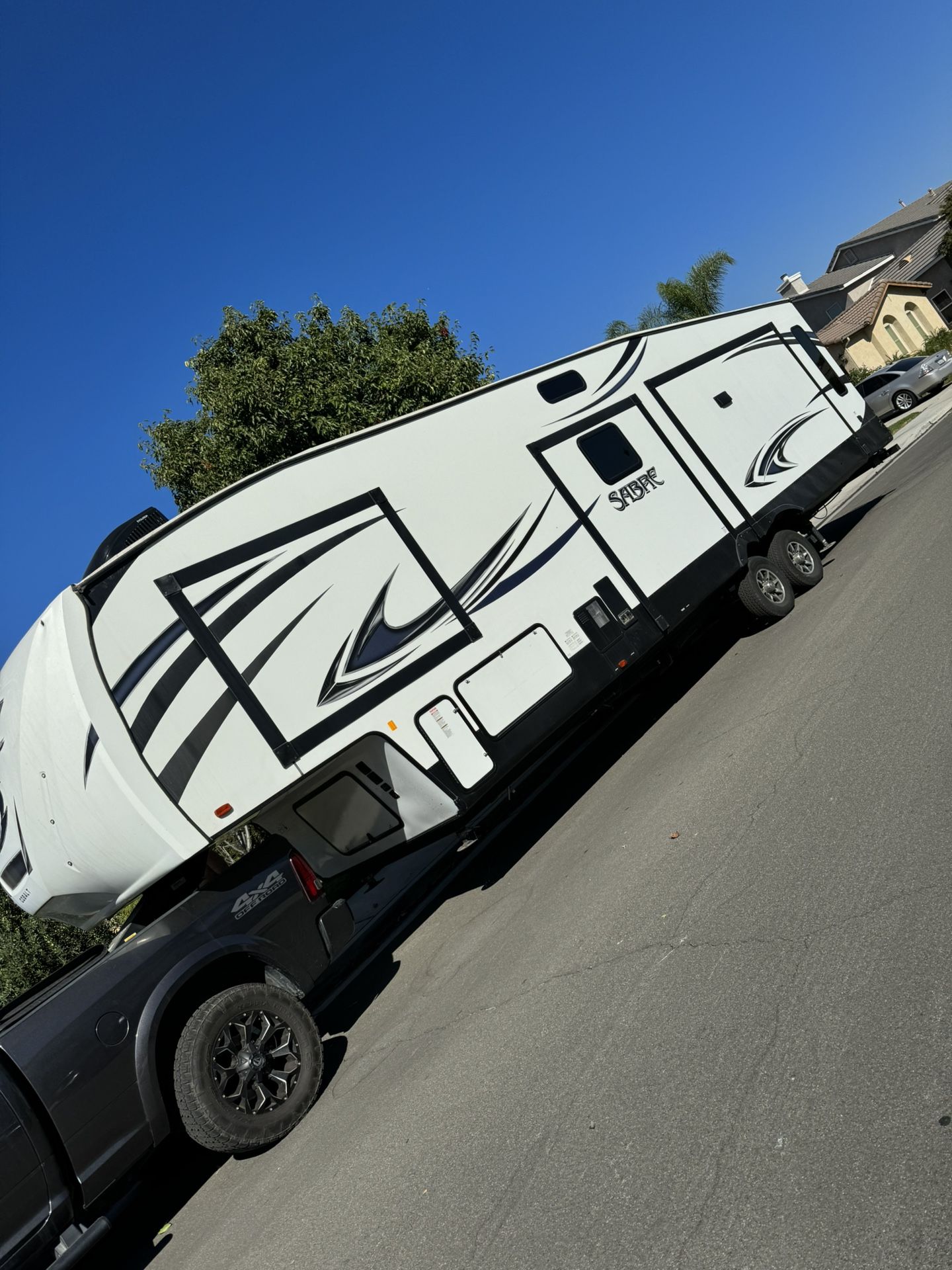 2019 42ft Sabre 36BHQ 5th wheel RV