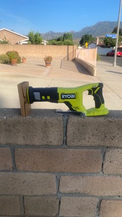 RYOBI prunning saw