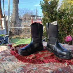 BOOTS  MEN' S.   11.5W.    WORK. 