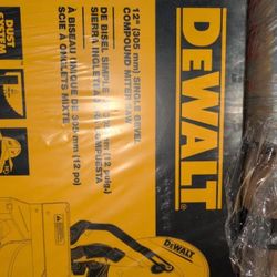 DEWALT 12-in 15-Amp Single Bevel Compound Miter Saw DWS715
