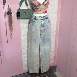 Women’s Clothing 