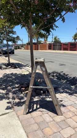 VINTAGE WOODEN STEP LADDER – GREAT DECOR OR DISPLAY PIECE – $30