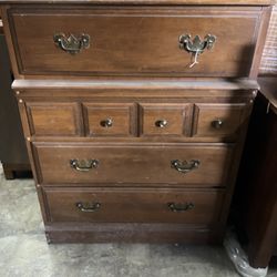 Vintage 4 Drawer Dresser