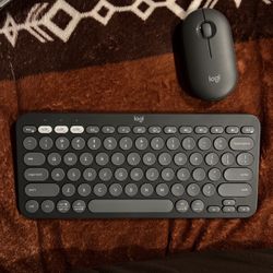 Pebble 2 Combo Logitech