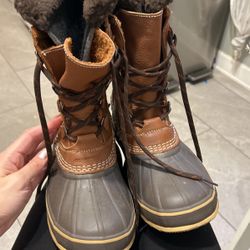 LL Bean Snow Boots-size 9