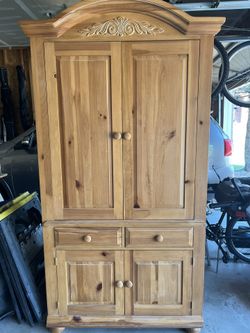 Pine Broyhill Hutch