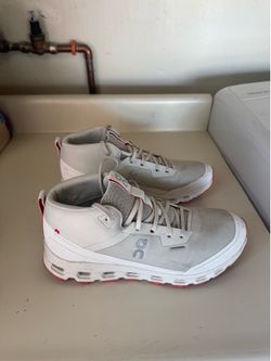 On cloud medium top sneakers