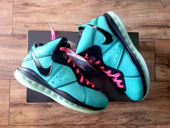 NIKE LEBRON 8 "SOUTH BEACH".. SIZE 8.5