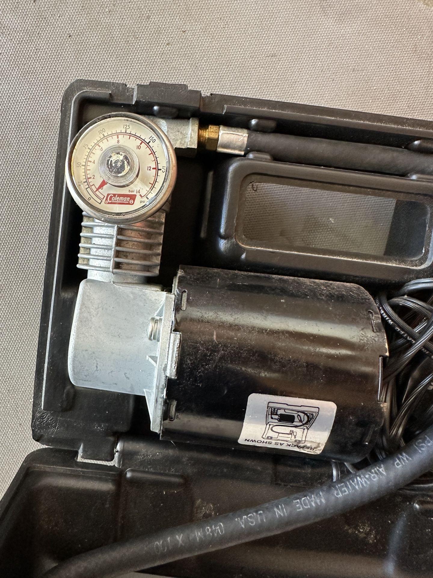 Coleman Inflate-All 1 Model 2239E701 w/Carry Case & 12 Volt Plug In