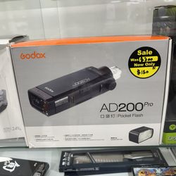 GODOX AD200 Pro AD200Pro 200Ws 2.4G Strobe Lighting Monolight, 1/8000 HSS, 500 Full Power Flashes, 0.01-1.8s Recycling, 2900mAh Battery, Bare Bulb/Spe