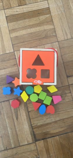 Fat Brain Toys Shape Sorting box