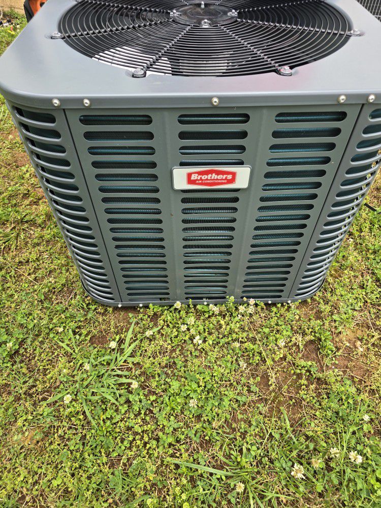 Heating And Air Conditioner  2.5 Ton