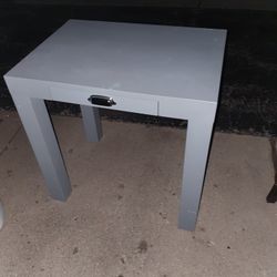 Very Sturdy Desks With One Drawer 