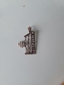 14 k gold pendant