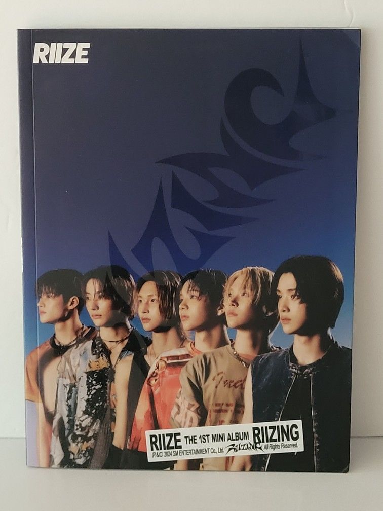 New 2024 RIIZE [RIIZING] 1st Mini Album RIIZING DAY-Photo Book/CD/Card/Stickers. This is the perfect addition to any K-pop fan's collection! The 2024 