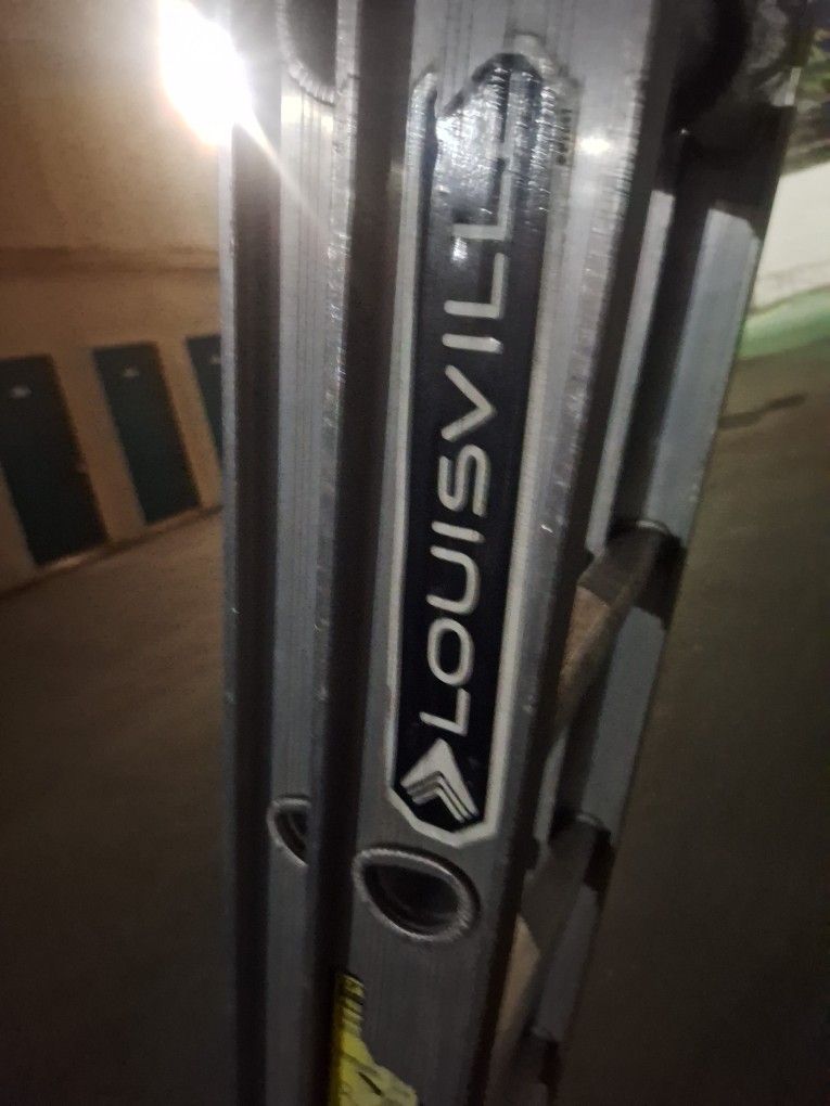 28 Foot Louisville Extendsble Ladder