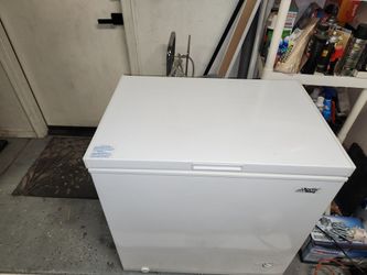 New
Arctic King 7.0 Cu. Ft. 30.3" Convertible Chest Freezer