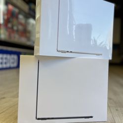 MacBook Air M2 Chip (Latest Model)