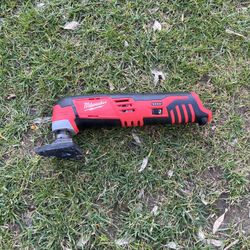 Milwaukee Multitool M12