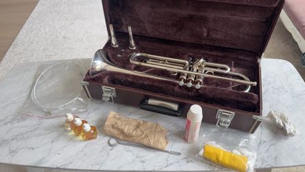 Yamaha YTR-2320ES trumpet
