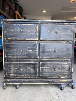 6-Drawer Dresser – Distressed Rustic Finish