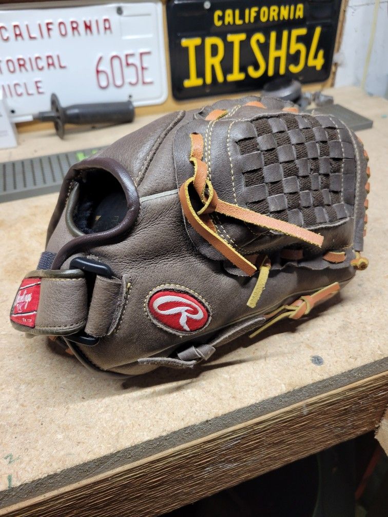 Rawlings SP 120 12 INCH Softball Glove