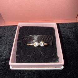 Pandora Sparkling Clear Bow Ring