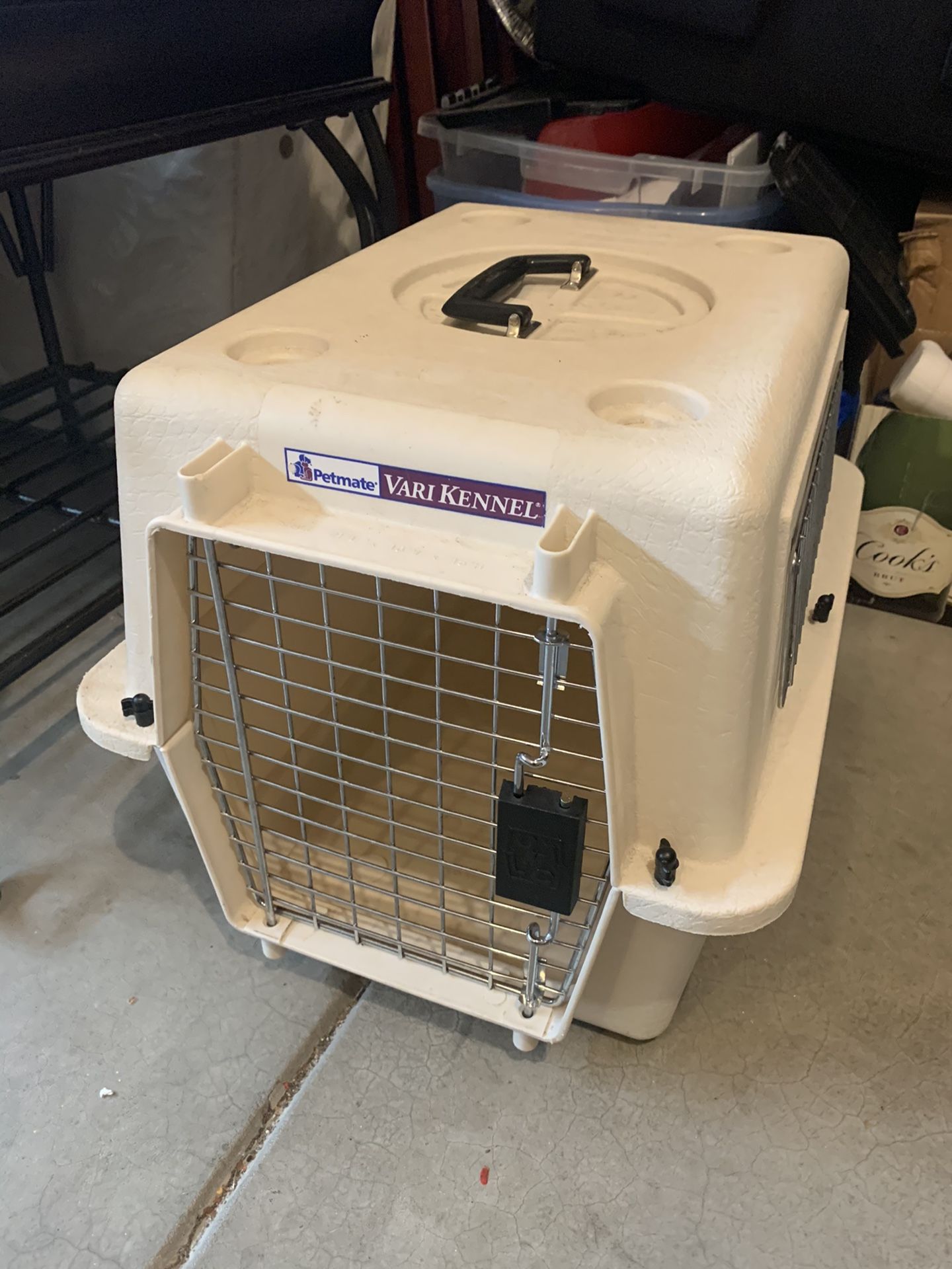 Dog crate- Petmate Vari Kennel