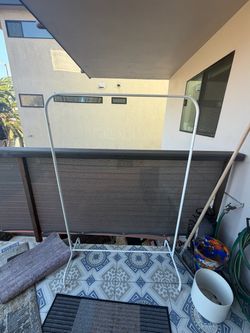 Clothing rack