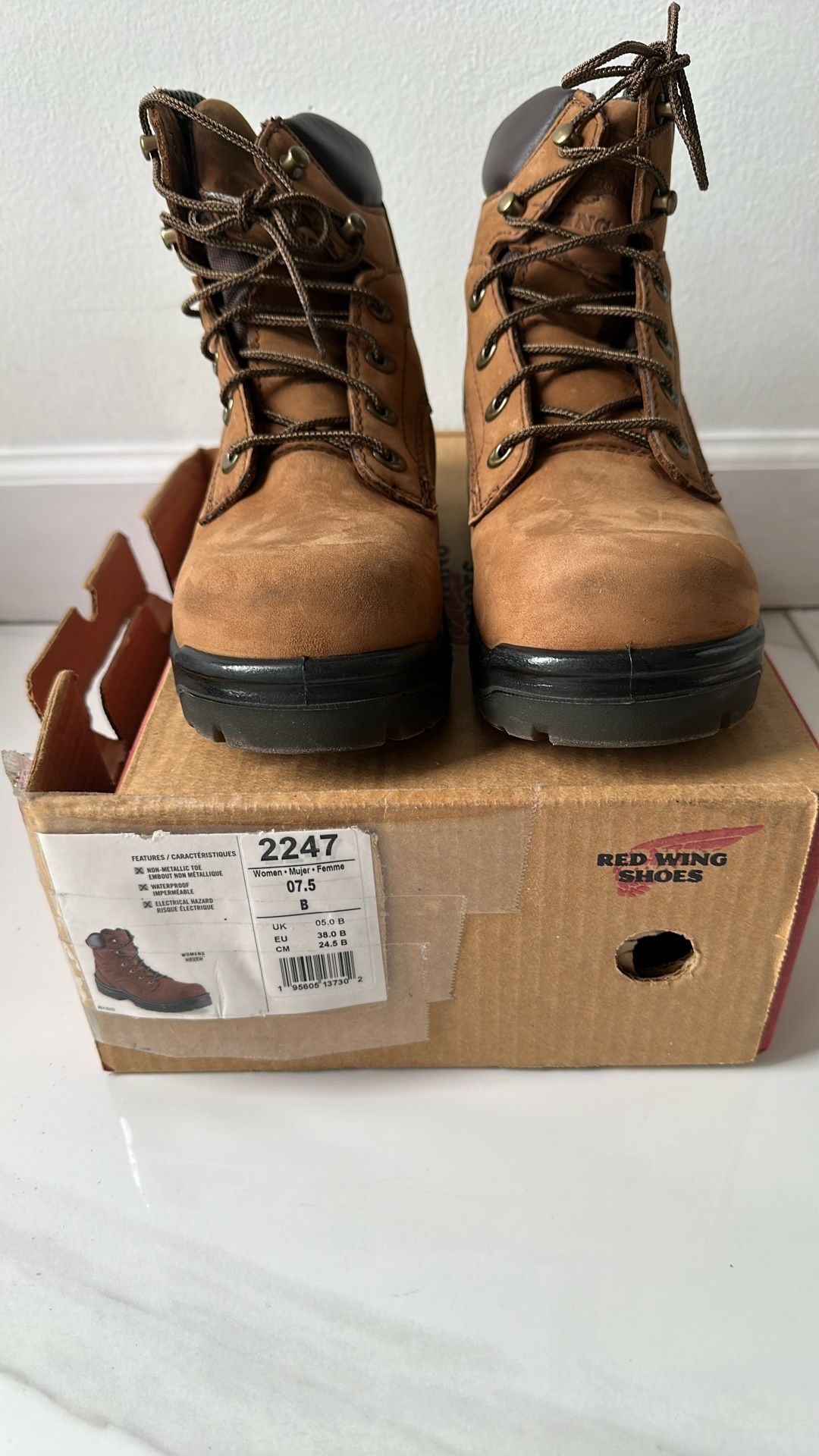 Red Wing Shoes Women Safety Shoes Style 2247 Sizes 7.5 B , Waterproof, Oil/ Slip Resistant, EH.