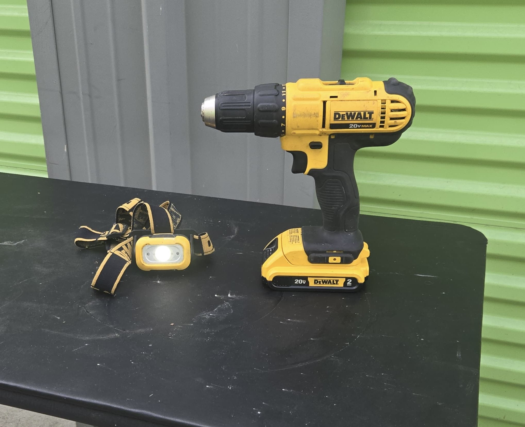 DeWALT 20v MAX DRILL