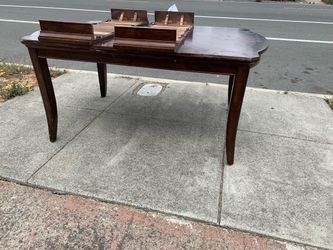 Free Dining Table