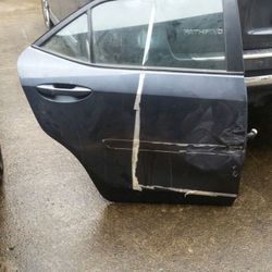 2014-2018 toyota corolla right rear door
