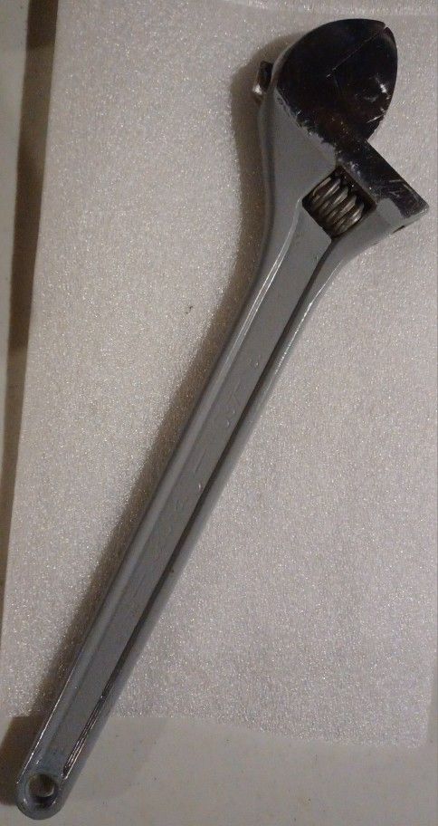 Crescent Wrench 18in Heavy Duty 
