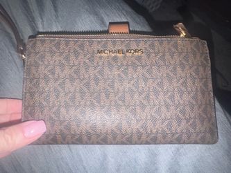 MK wristlet