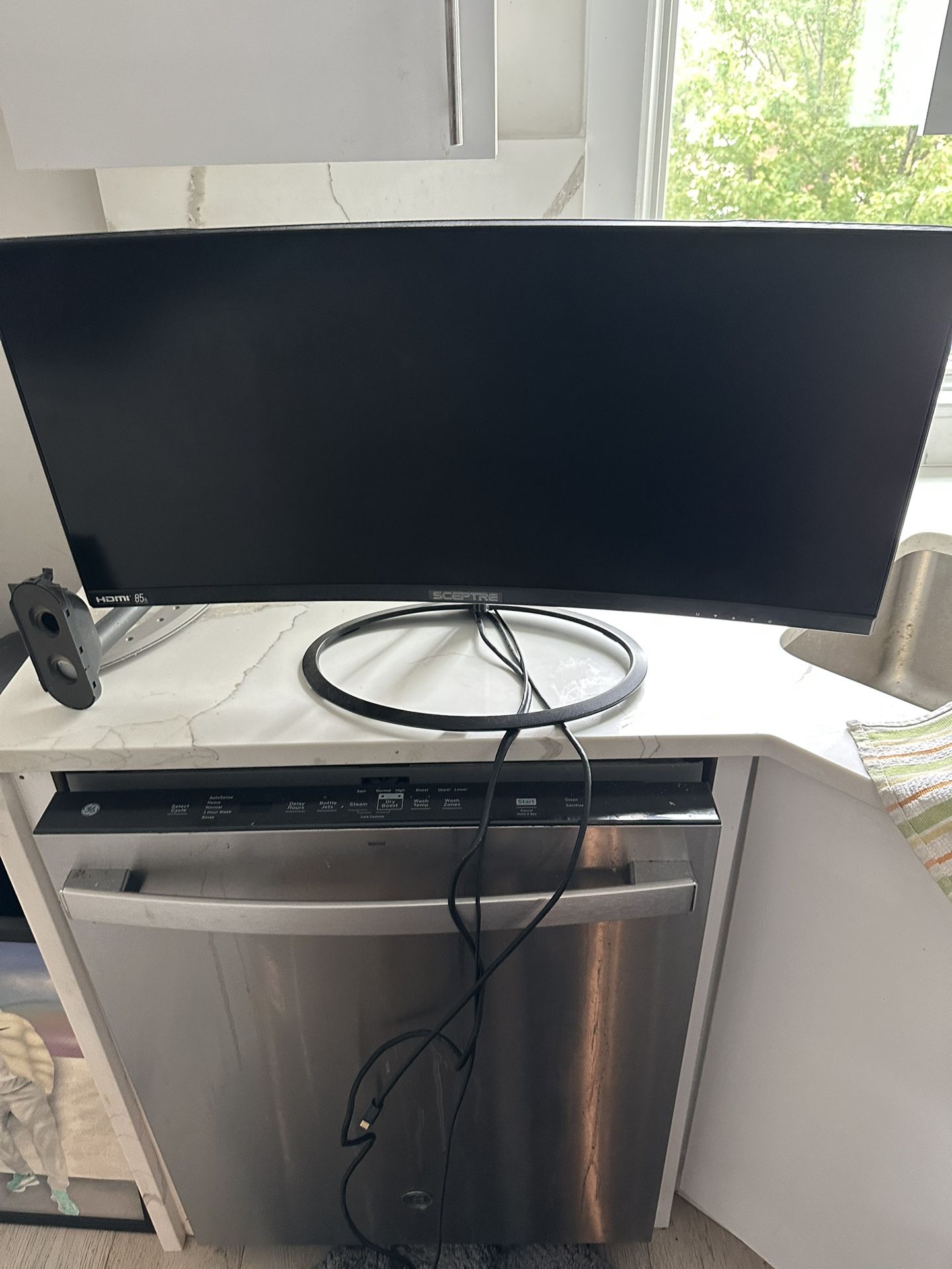 π₯οΈ 24.5β Sceptre Curved Monitor β Like New!