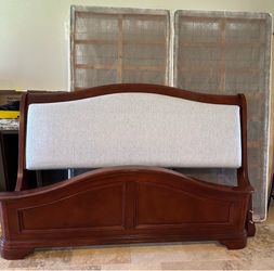 King size bed & Dresser